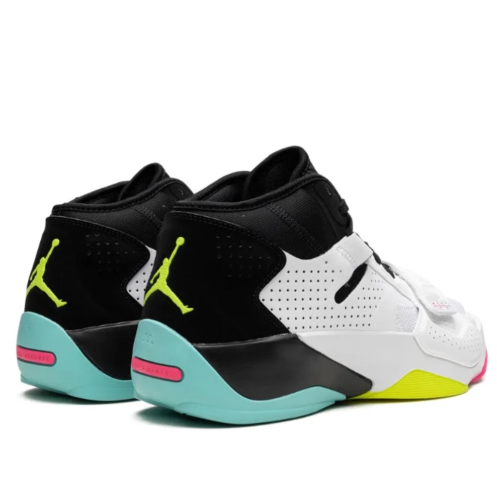 Slightly Used only in school 🏫 wood floor gym for PE. Nike bball Athletic Shoes